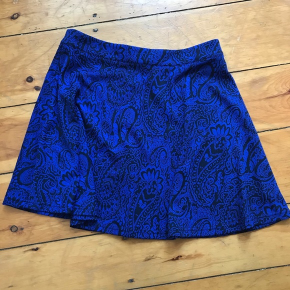 Romeo & Juliet Couture Dresses & Skirts - Romeo and Juliet Couture Blue Paisley Skirt